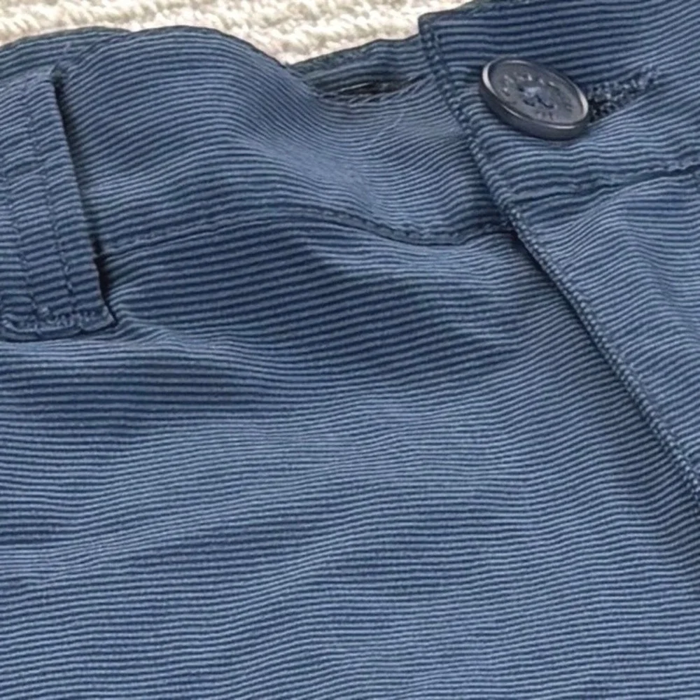 TravisMathew Golf Shorts Mens 34 Blue Micro Stripe Performance Athleisure Preppy